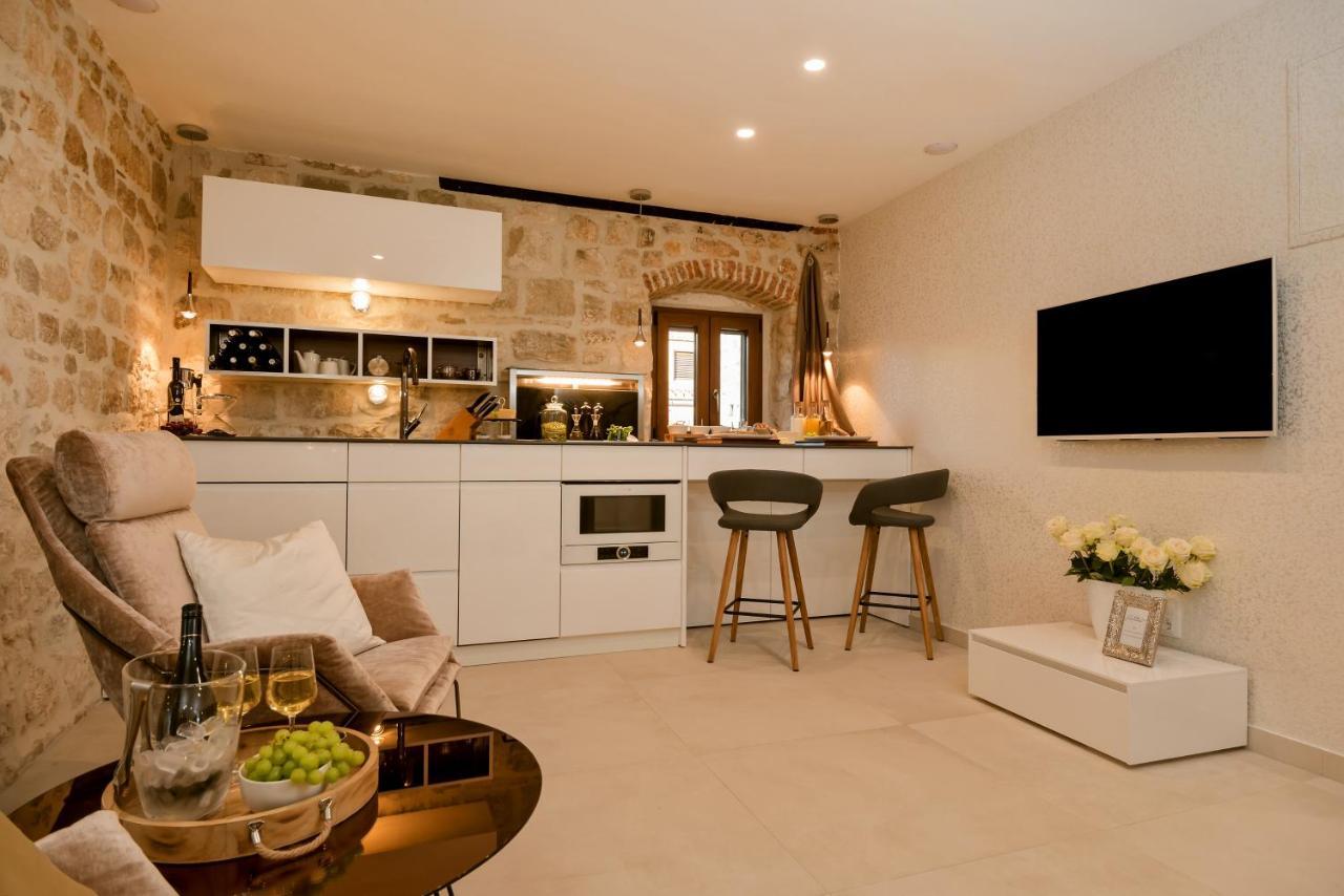 Luxury Studio Apartment Eminence Split In The Old Center Of Split On Pjaca Square ภายนอก รูปภาพ