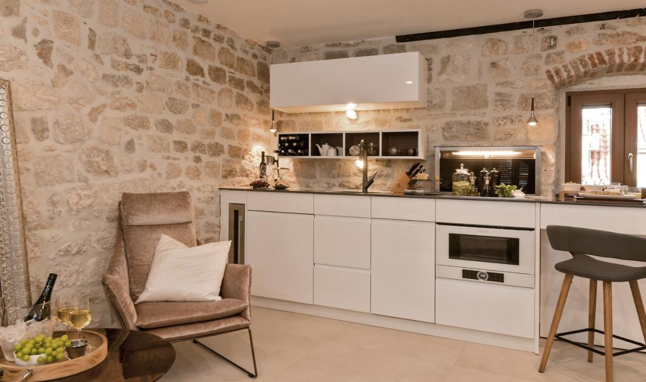 Luxury Studio Apartment Eminence Split In The Old Center Of Split On Pjaca Square ภายนอก รูปภาพ