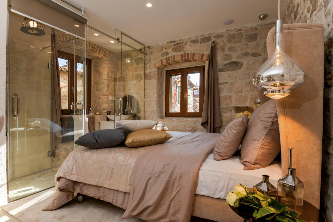 Luxury Studio Apartment Eminence Split In The Old Center Of Split On Pjaca Square ภายนอก รูปภาพ