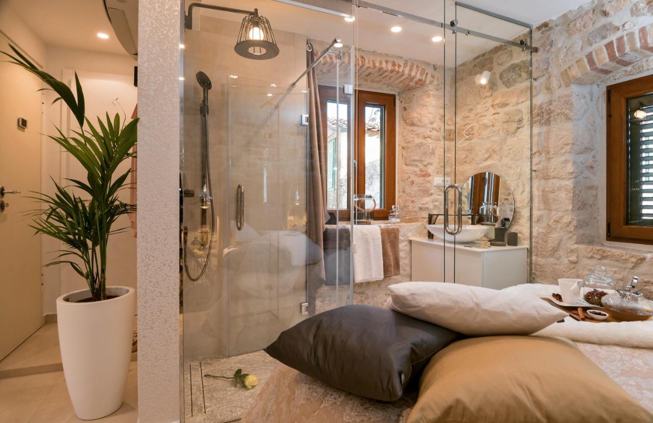 Luxury Studio Apartment Eminence Split In The Old Center Of Split On Pjaca Square ภายนอก รูปภาพ