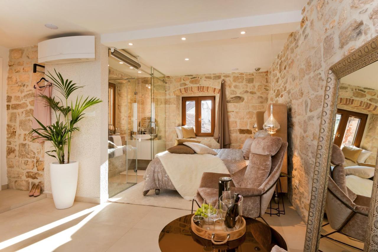 Luxury Studio Apartment Eminence Split In The Old Center Of Split On Pjaca Square ภายนอก รูปภาพ