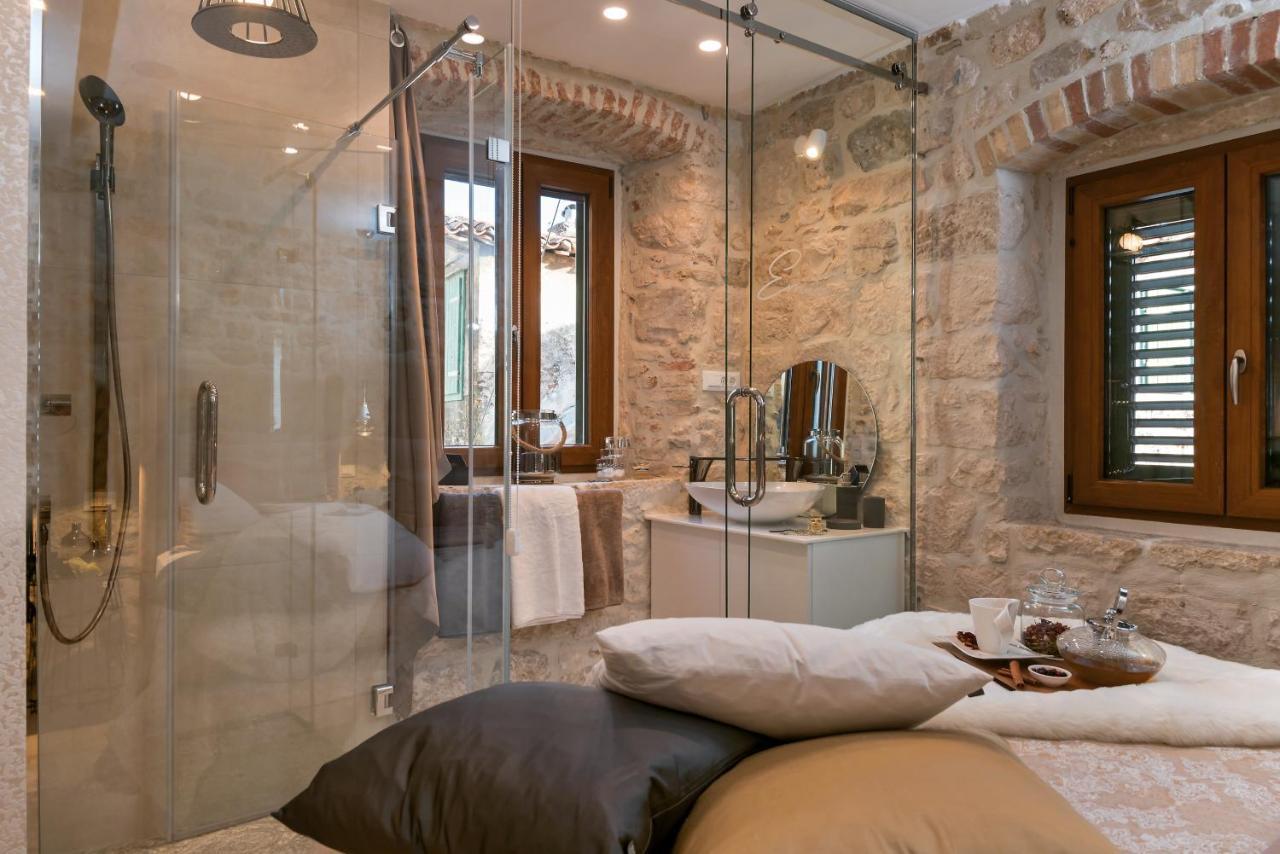 Luxury Studio Apartment Eminence Split In The Old Center Of Split On Pjaca Square ภายนอก รูปภาพ