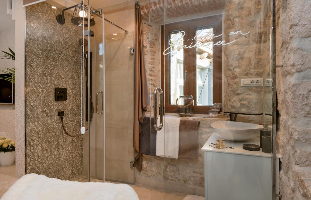 Luxury Studio Apartment Eminence Split In The Old Center Of Split On Pjaca Square ภายนอก รูปภาพ