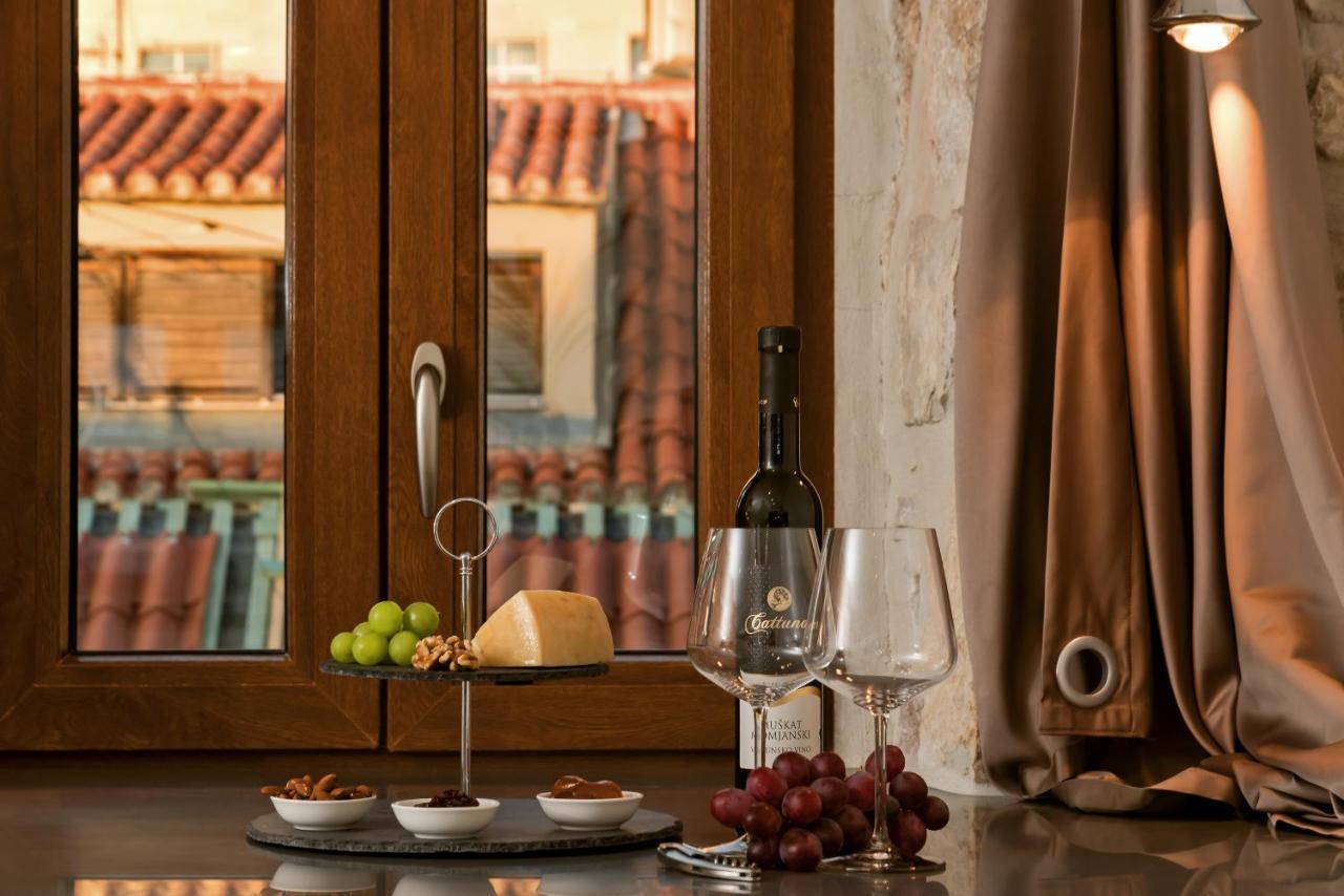 Luxury Studio Apartment Eminence Split In The Old Center Of Split On Pjaca Square ภายนอก รูปภาพ