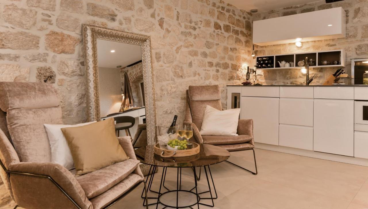 Luxury Studio Apartment Eminence Split In The Old Center Of Split On Pjaca Square ภายนอก รูปภาพ