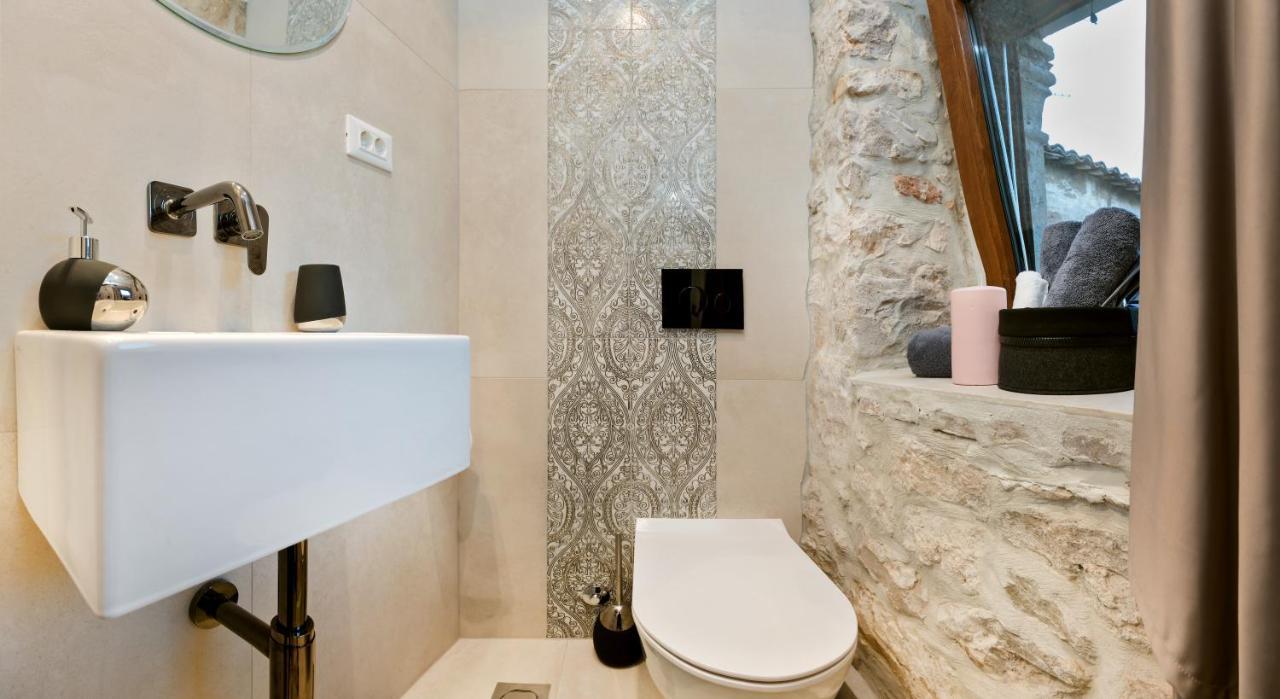 Luxury Studio Apartment Eminence Split In The Old Center Of Split On Pjaca Square ภายนอก รูปภาพ